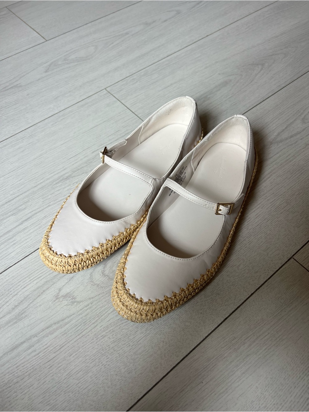 Universal Thread White Mary Janes Flats with Natural Jute. Women size is 7.5
